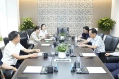 中國文化部原副部長、國家博物館首任館長潘震宙一行領導到達金蛹科技進行參觀指導